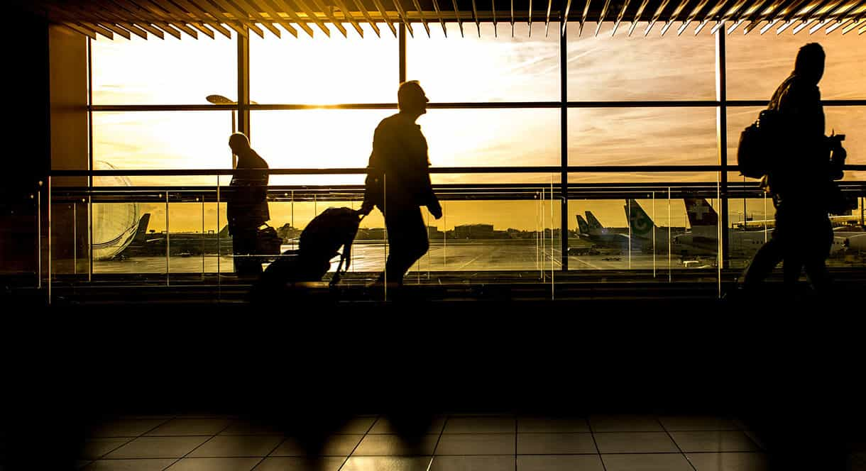 transito y controles de seguridad en aeropuerto